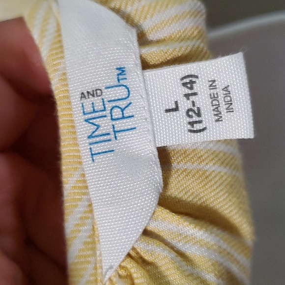 Yelllllow, Time and Tru, Size Large soft long cuffed sleeves Blouse. - Picture 3 of 5